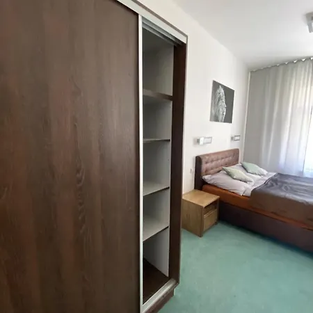 Demaris Bed & Breakfast *
