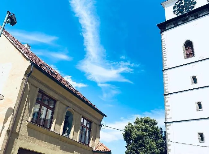 Demaris Bed and Breakfast 4*