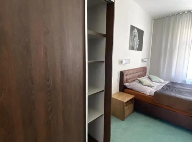 Demaris Bed & Breakfast 4*