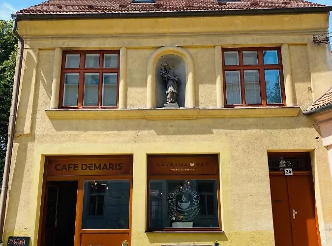 Bed and Breakfast Demaris